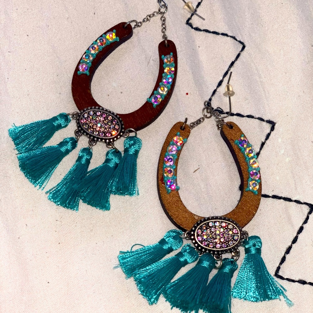 Awesome Horseshoe Earrings